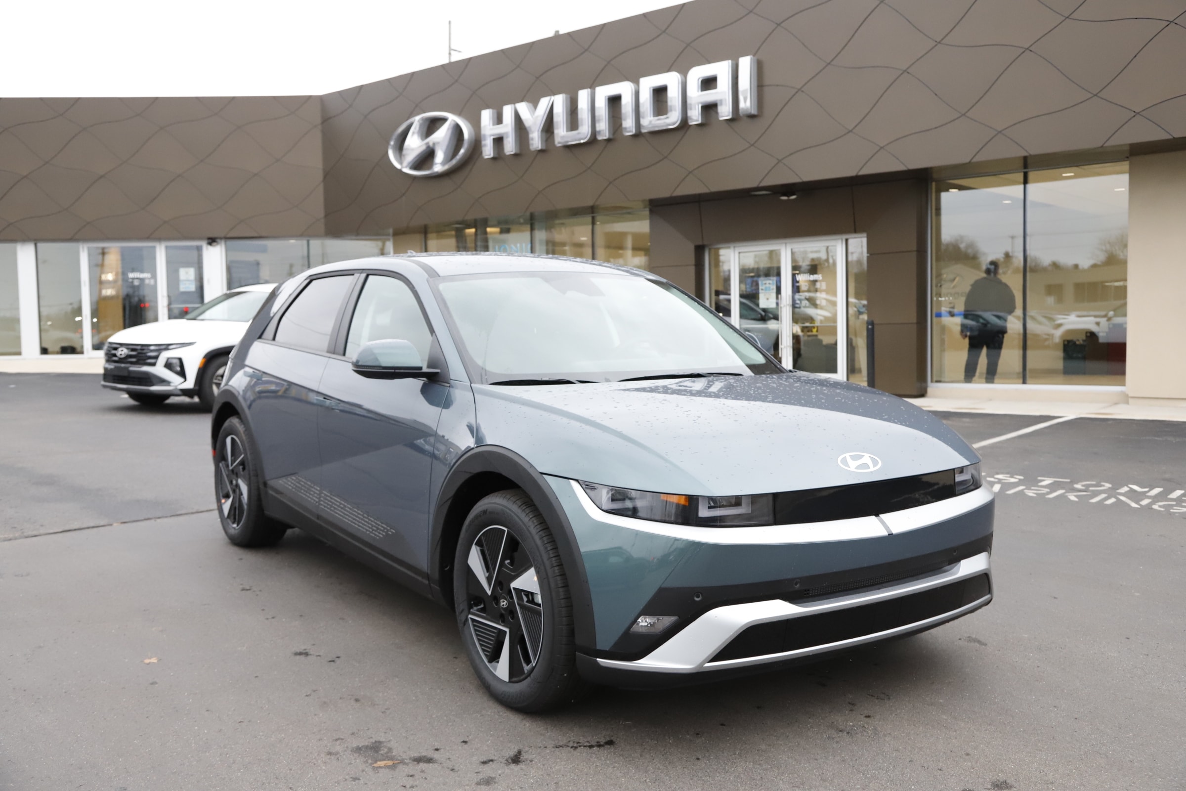 2026 Hyundai IONIQ 5 SEL's photo