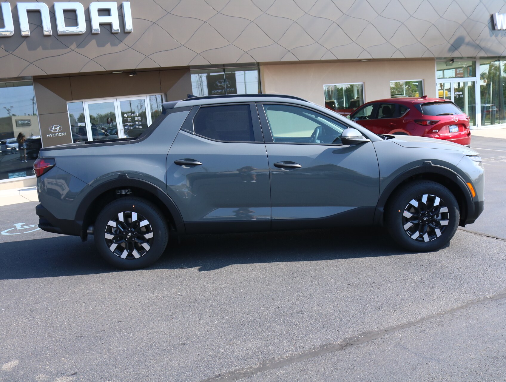2026 Hyundai Santa Cruz SEL photo 2