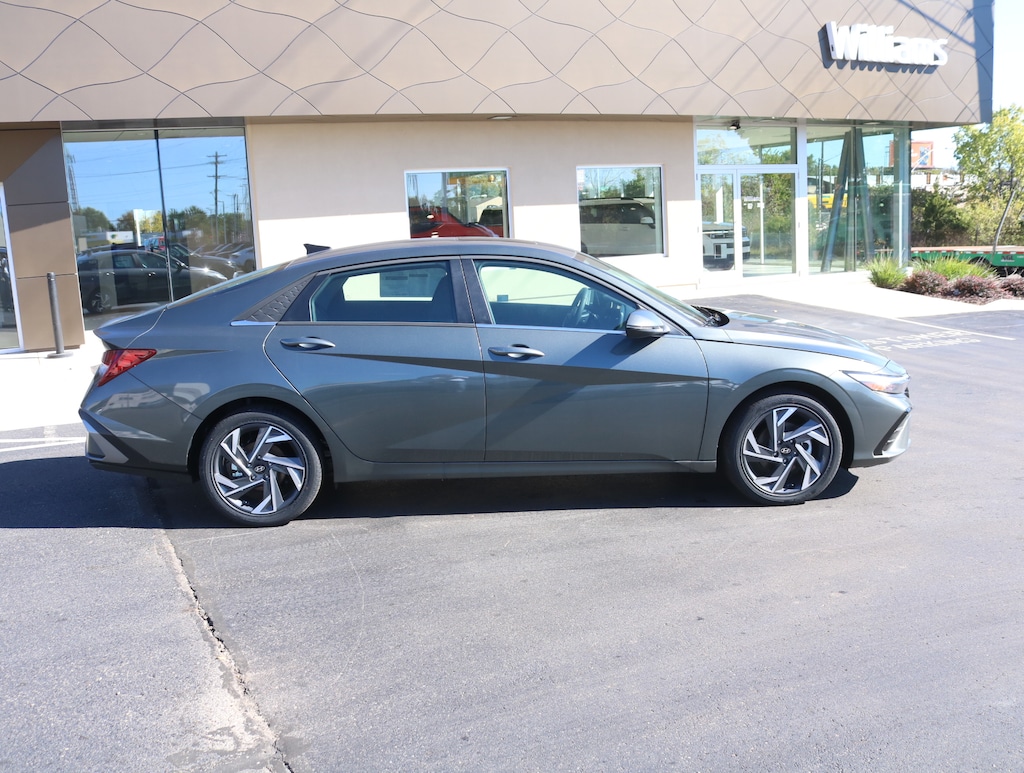 New 2025 Hyundai Elantra Hybrid Limited Car