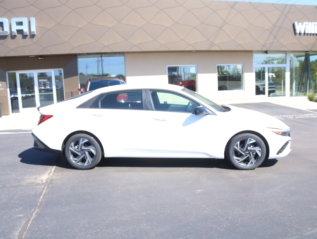 New 2025 Hyundai Elantra SEL Sport Car