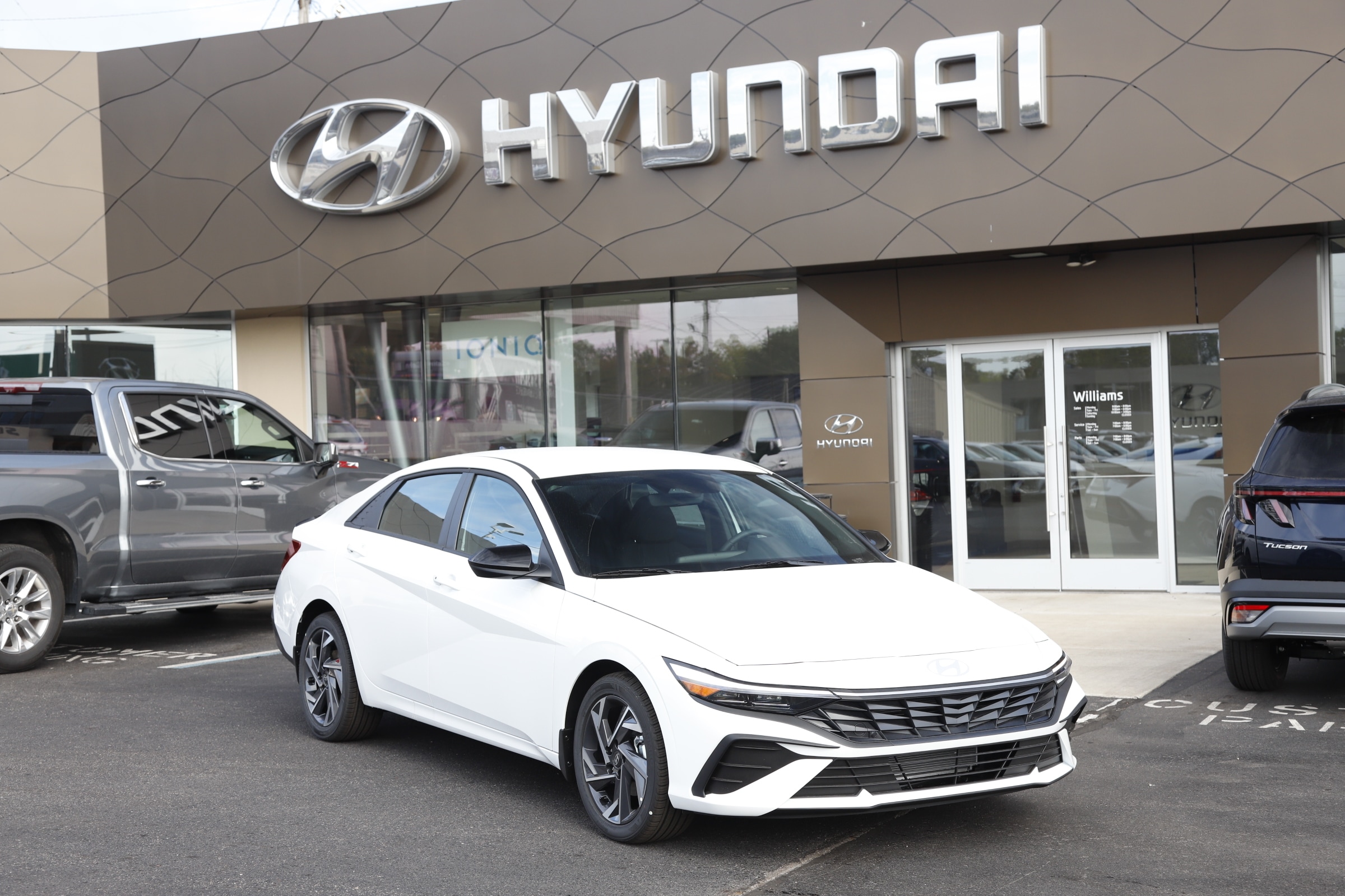 2025 Hyundai Elantra SEL's photo