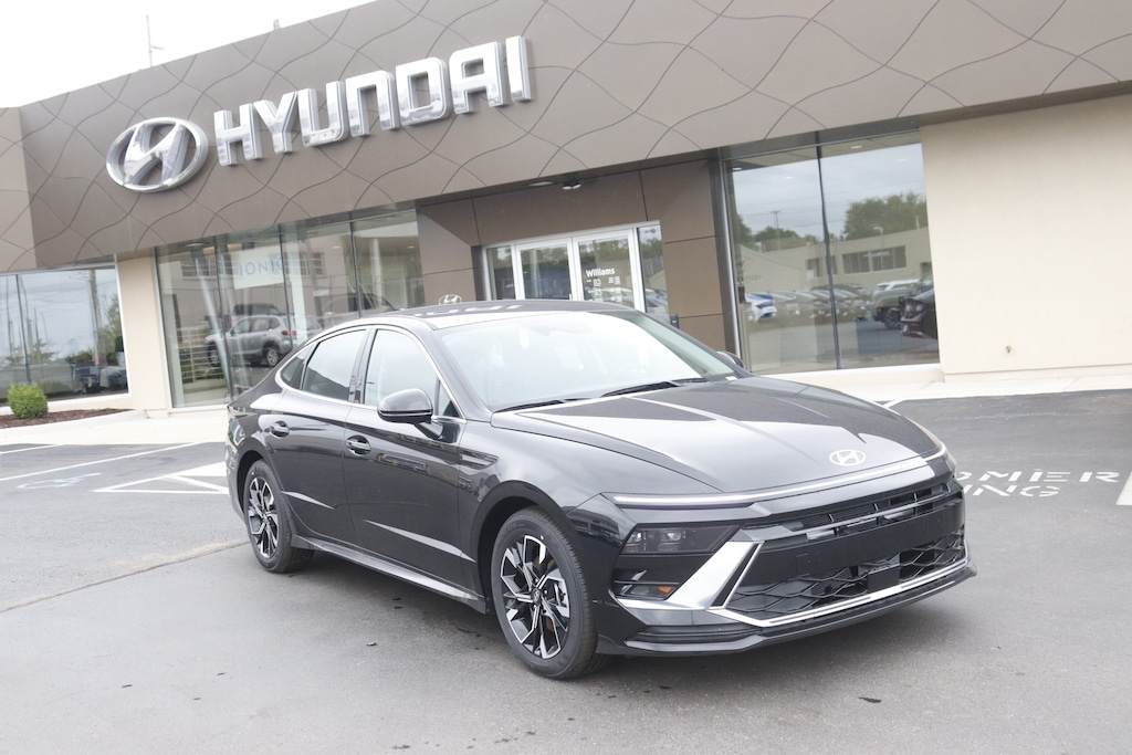 New 2025 Hyundai Sonata SEL Car