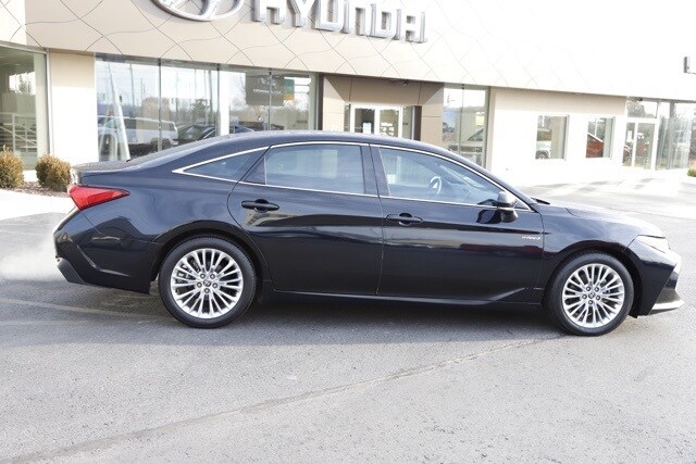 2021 Toyota Avalon Hybrid Limited photo 2