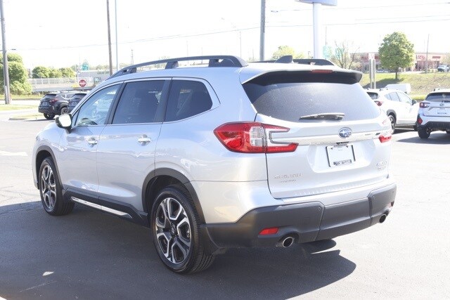 2025 Subaru Ascent Touring photo 6