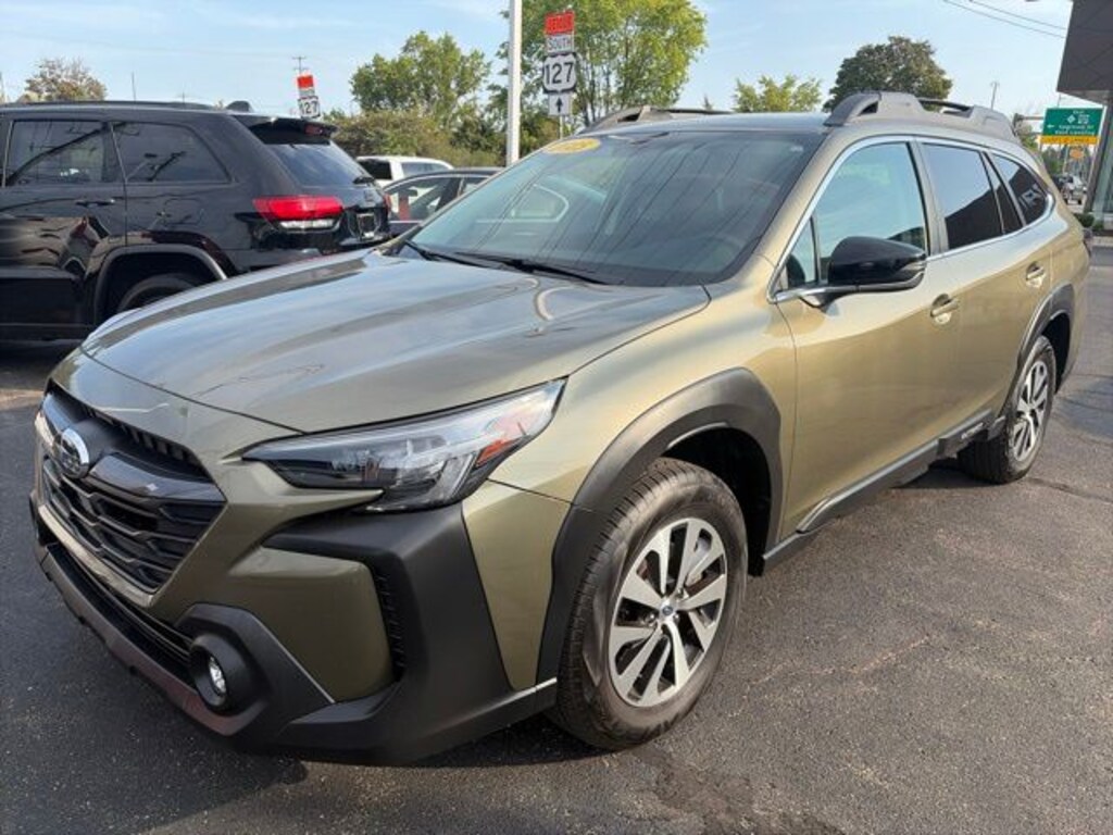 Used 2025 Subaru Outback Premium SUV