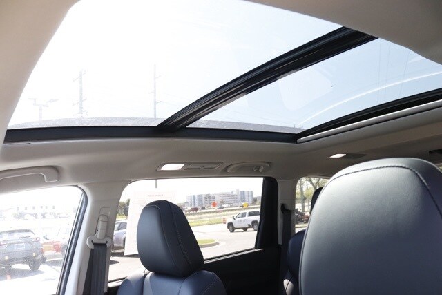2025 Subaru Ascent Touring photo 15
