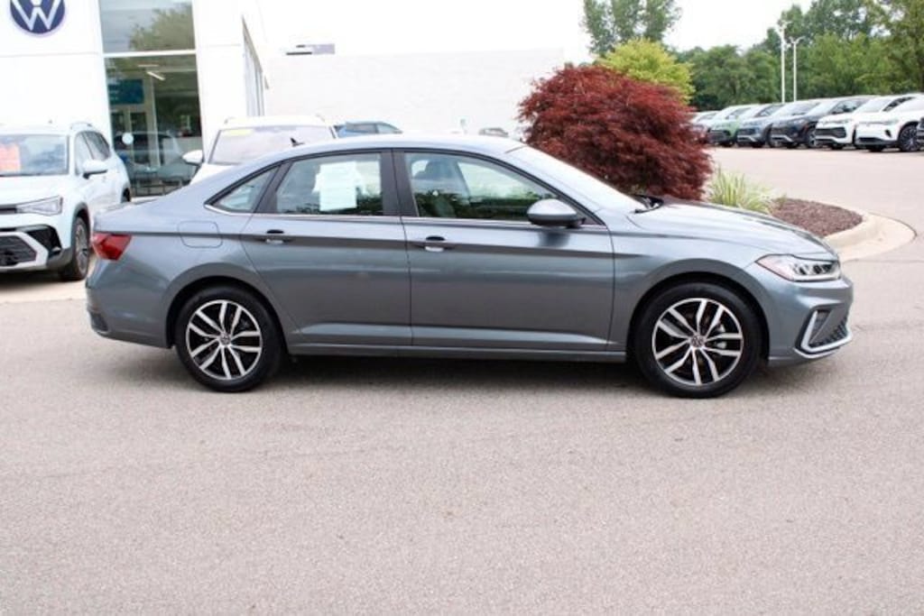 Used 2026 Volkswagen Jetta 1.5T SE Sedan
