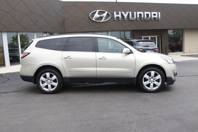 Used 2016 Chevrolet Traverse 1LT with VIN 1GNKVGKD4GJ206954 for sale in Lansing, MI