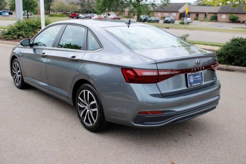 Used 2026 Volkswagen Jetta 1.5T SE Sedan