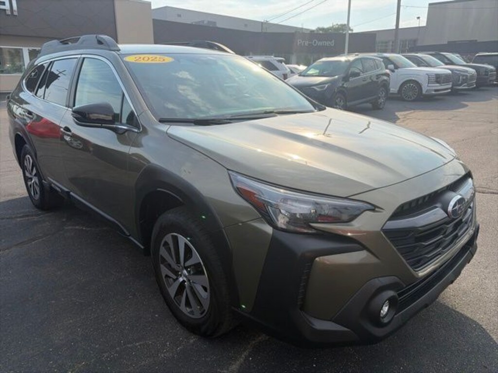 Used 2025 Subaru Outback Premium SUV