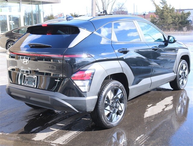2024 Hyundai Kona SEL photo 3