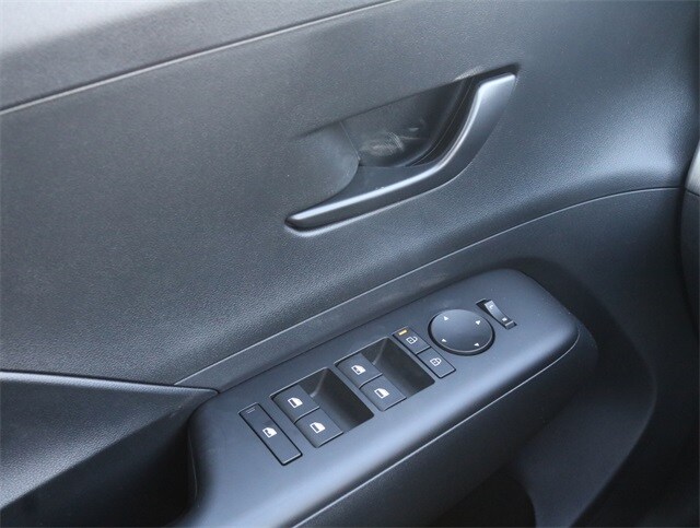 2024 Hyundai Kona SEL photo 22