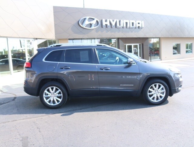 2017 Jeep Cherokee Limited photo 2