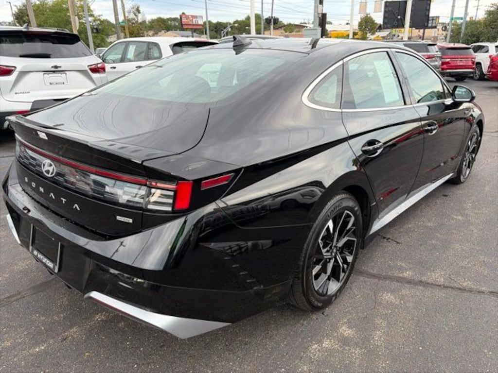 Used 2025 Hyundai Sonata SEL Sedan
