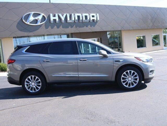 2019 Buick Enclave Essence photo 2