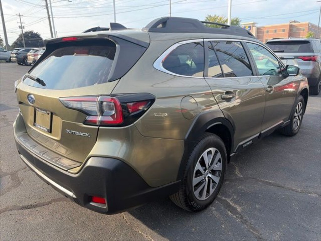 Used 2025 Subaru Outback Premium SUV
