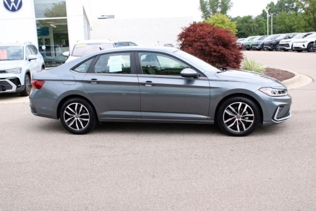 Used 2026 Volkswagen Jetta 1.5T SE Sedan