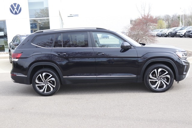 Certified 2022 Volkswagen Atlas SEL with VIN 1V2BP2CA2NC513792 for sale in Okemos, MI
