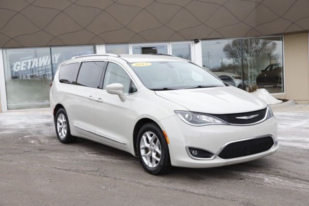 Used 2017 Chrysler Pacifica Touring-L Plus Van