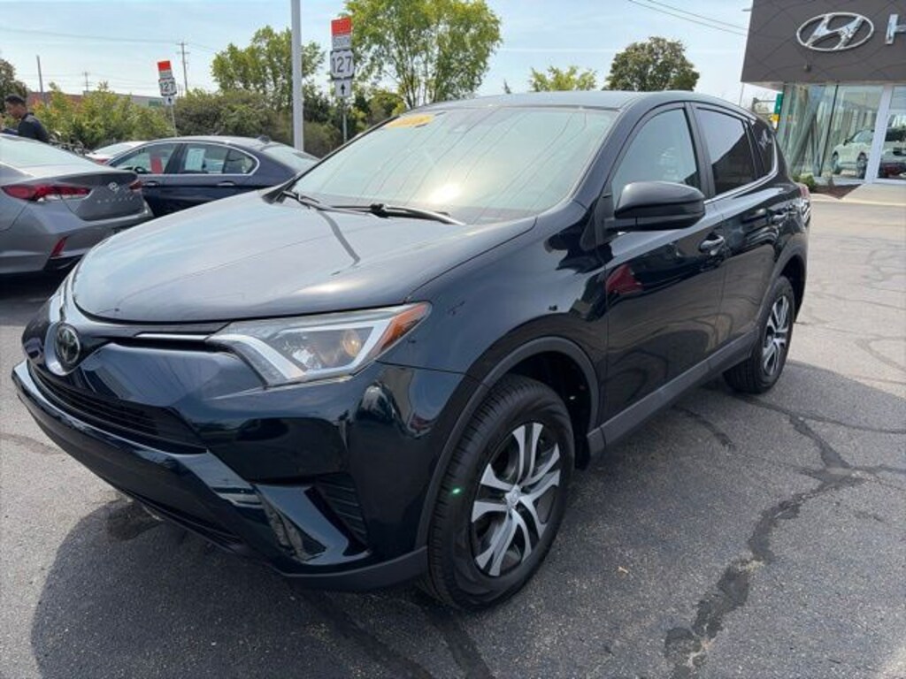 Used 2018 Toyota RAV4 LE SUV