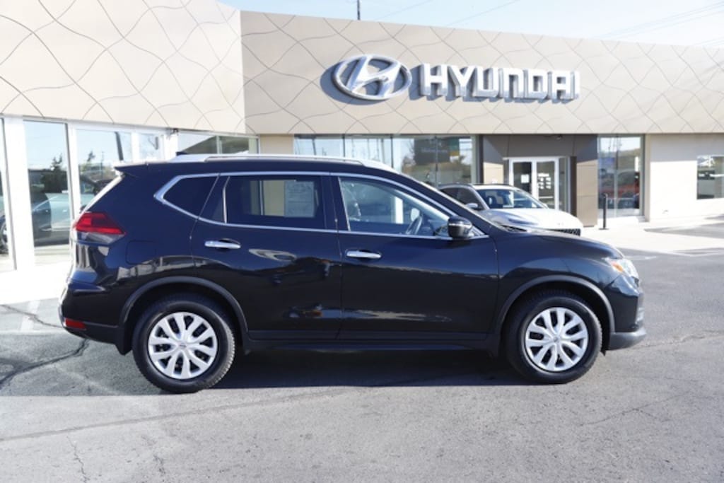 Used 2017 Nissan Rogue S SUV