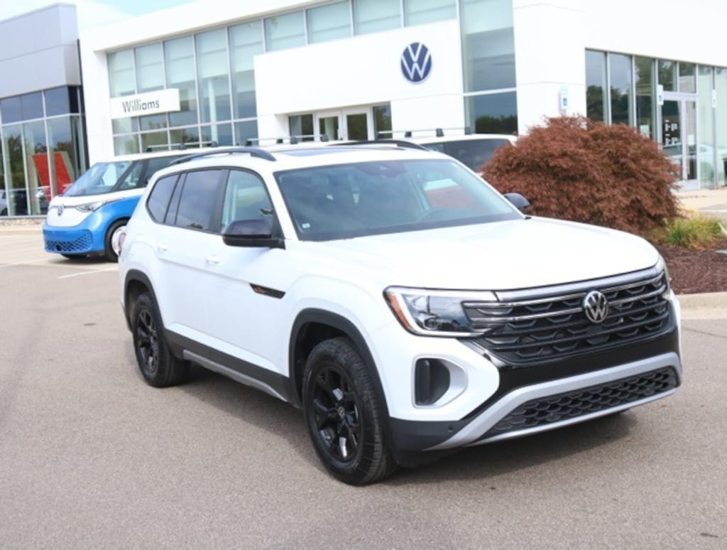 Certified 2025 Volkswagen Atlas 2.0T Peak Edition SUV