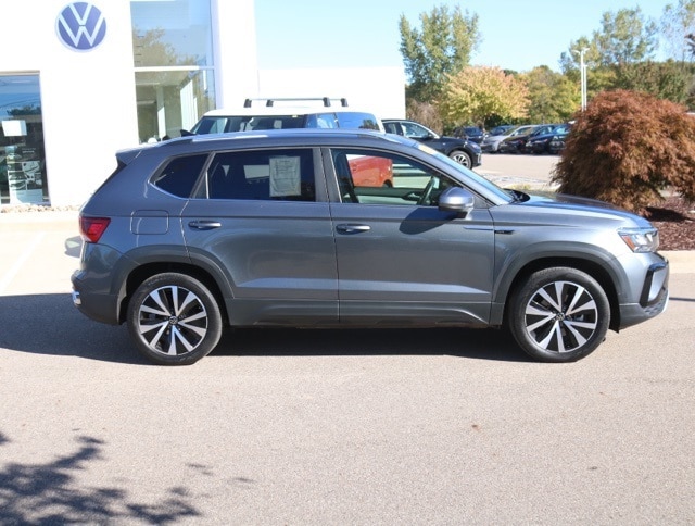 Certified 2022 Volkswagen Taos SE with VIN 3VVLX7B29NM091968 for sale in Meridian charter Township, MI