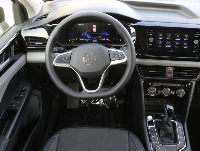 2024 Volkswagen Taos SE photo 16