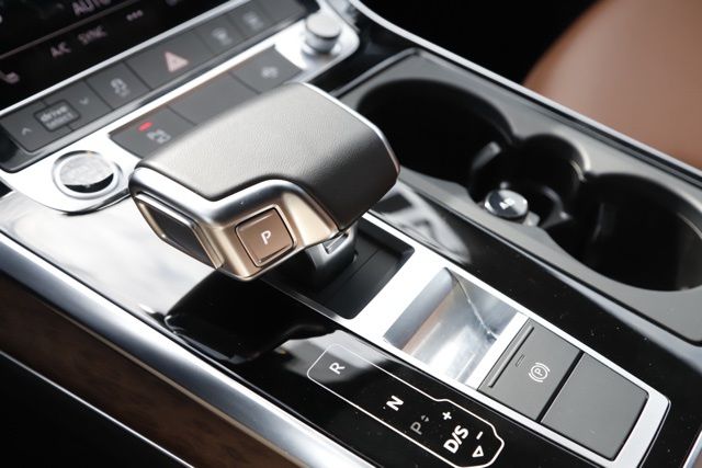 2024 Audi Q8 Premium - Photo 31