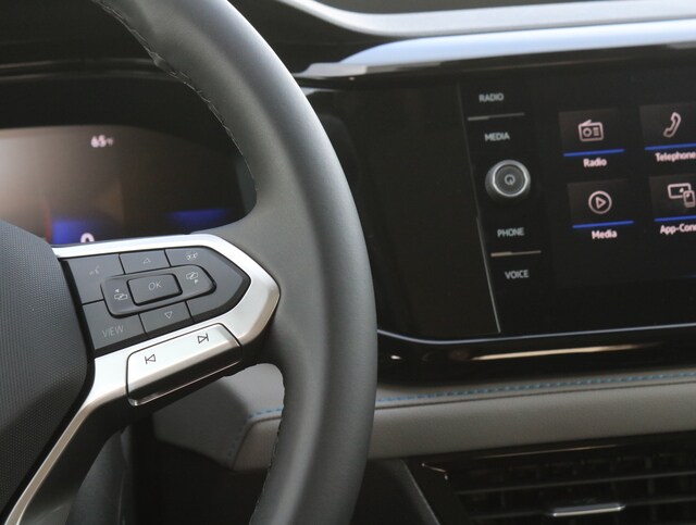 2024 Volkswagen Taos SE photo 19