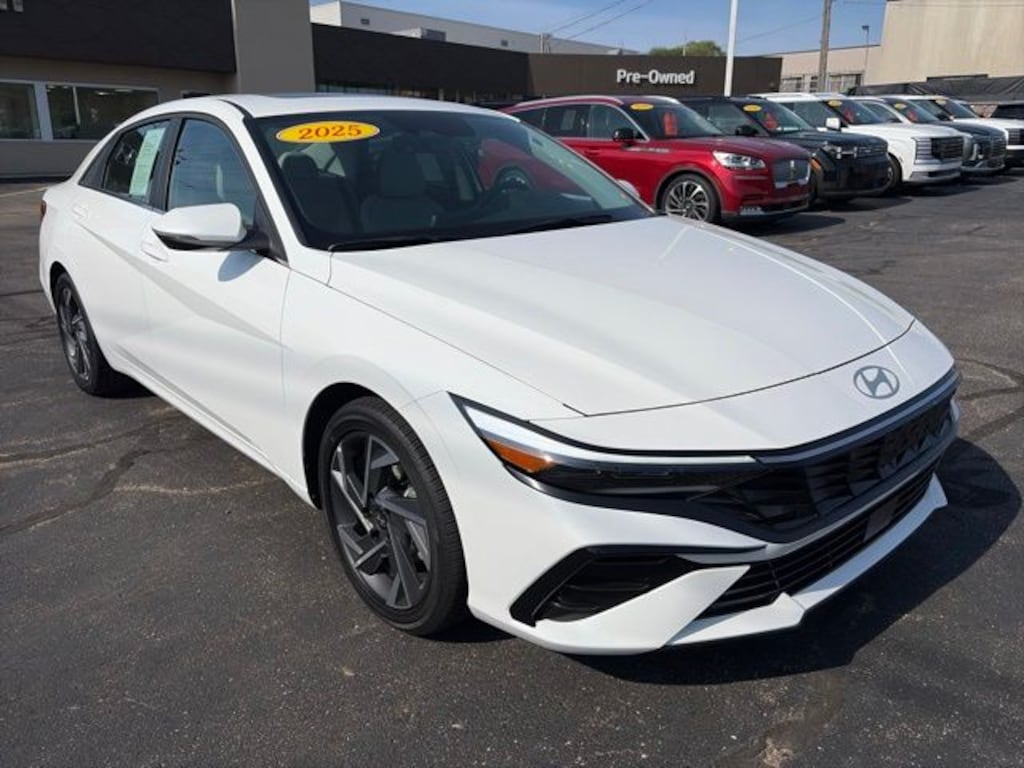 Used 2025 Hyundai Elantra Hybrid Limited Sedan