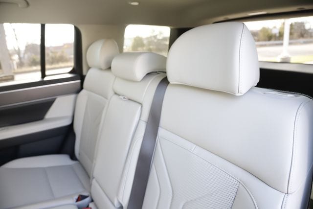2025 Hyundai Santa Fe SEL - Photo 16