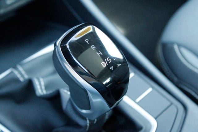 2025 Volkswagen Jetta SE - Photo 27