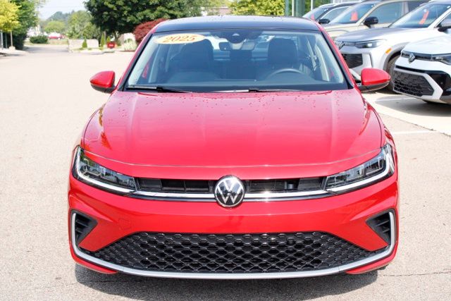 2025 Volkswagen Jetta SE - Photo 9