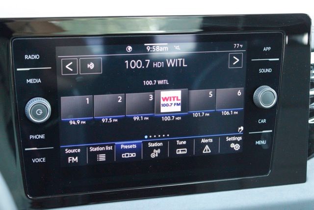 2025 Volkswagen Jetta SE - Photo 24