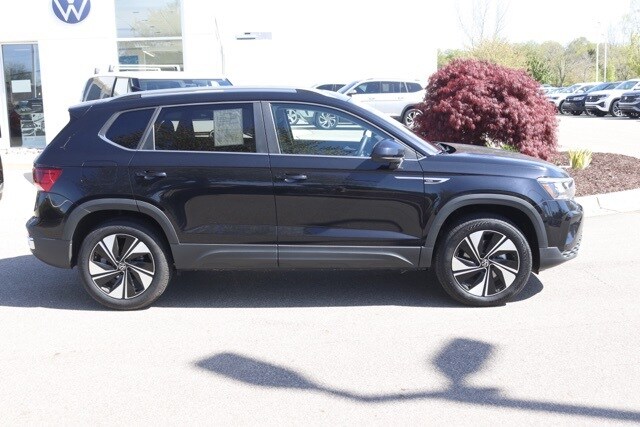 Certified 2024 Volkswagen Taos SE with VIN 3VVVX7B25RM084739 for sale in Okemos, MI
