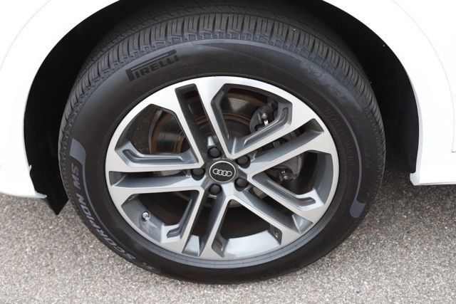 2025 Audi Q5 Premium - Photo 9