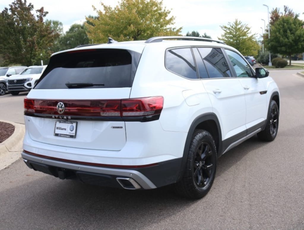 Certified 2025 Volkswagen Atlas 2.0T Peak Edition SUV