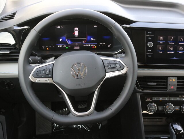 2024 Volkswagen Taos SE photo 17