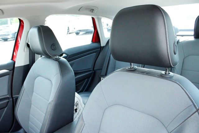 2025 Volkswagen Jetta SE - Photo 11