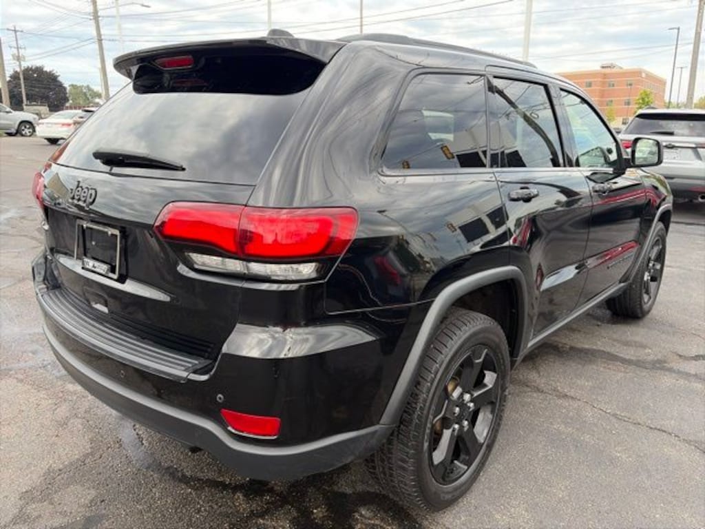 Used 2021 Jeep Grand Cherokee Laredo SUV