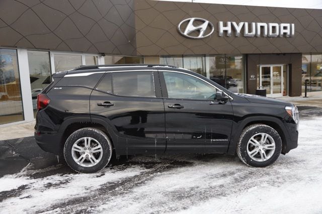 Used 2022 GMC Terrain SLE with VIN 3GKALTEV1NL310447 for sale in Meridian charter Township, MI