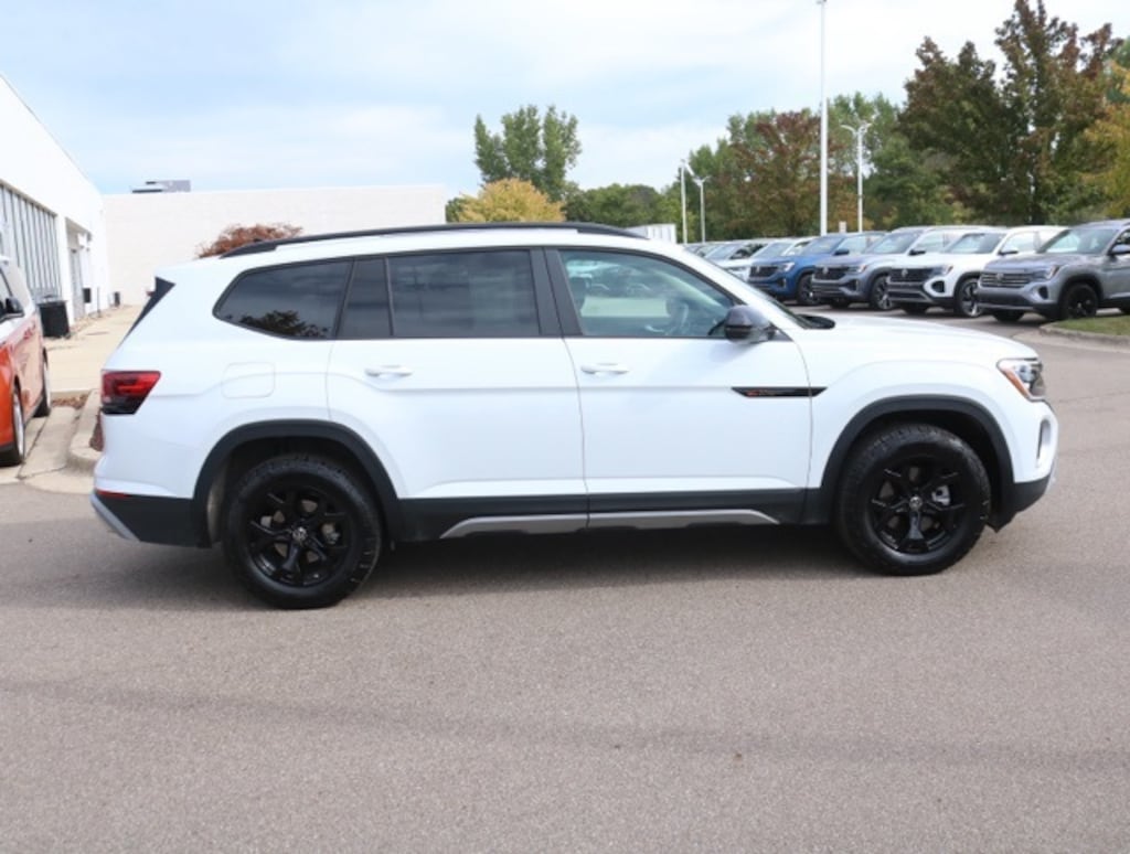 Certified 2025 Volkswagen Atlas 2.0T Peak Edition SUV