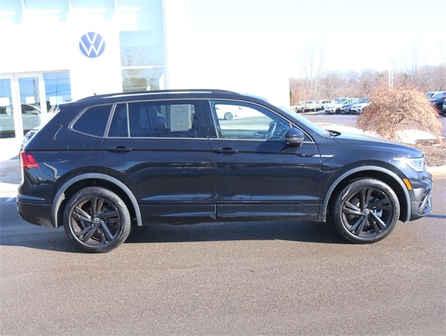 Certified 2024 Volkswagen Tiguan SE R-LINE BLACK with VIN 3VV8B7AX7RM103980 for sale in Okemos, MI