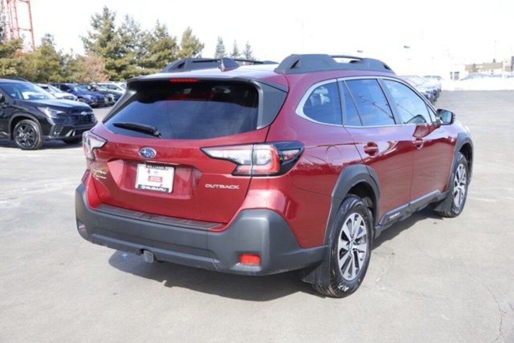 Used 2025 Subaru Outback Premium SUV