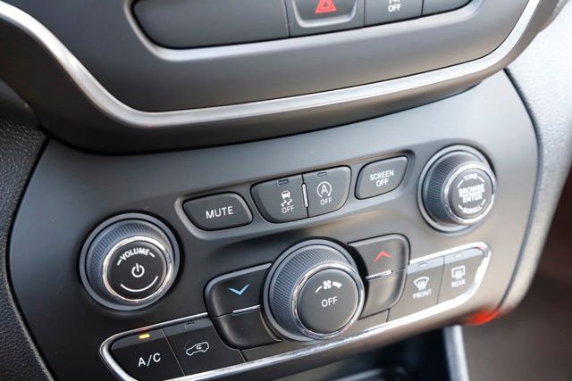 2022 Jeep Cherokee X - Photo 26