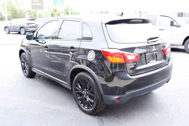 2017 Mitsubishi Outlander Sport LE - Photo 8