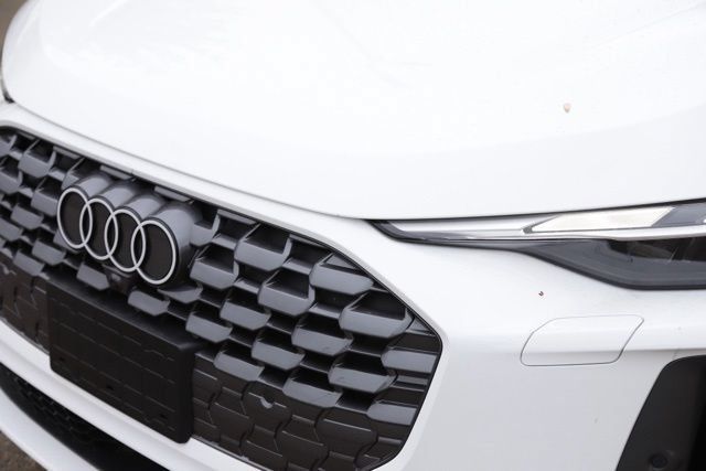 2025 Audi Q5 Premium - Photo 10