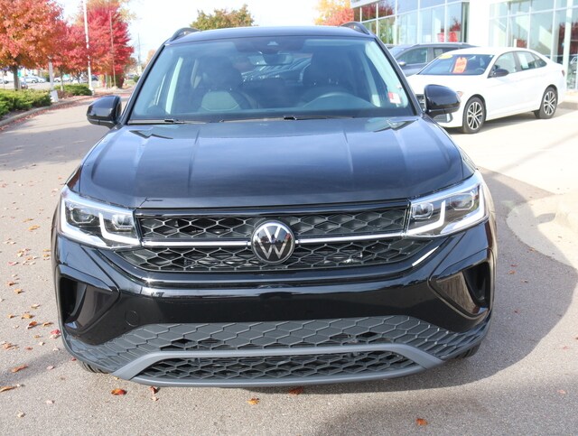 2024 Volkswagen Taos SE photo 8