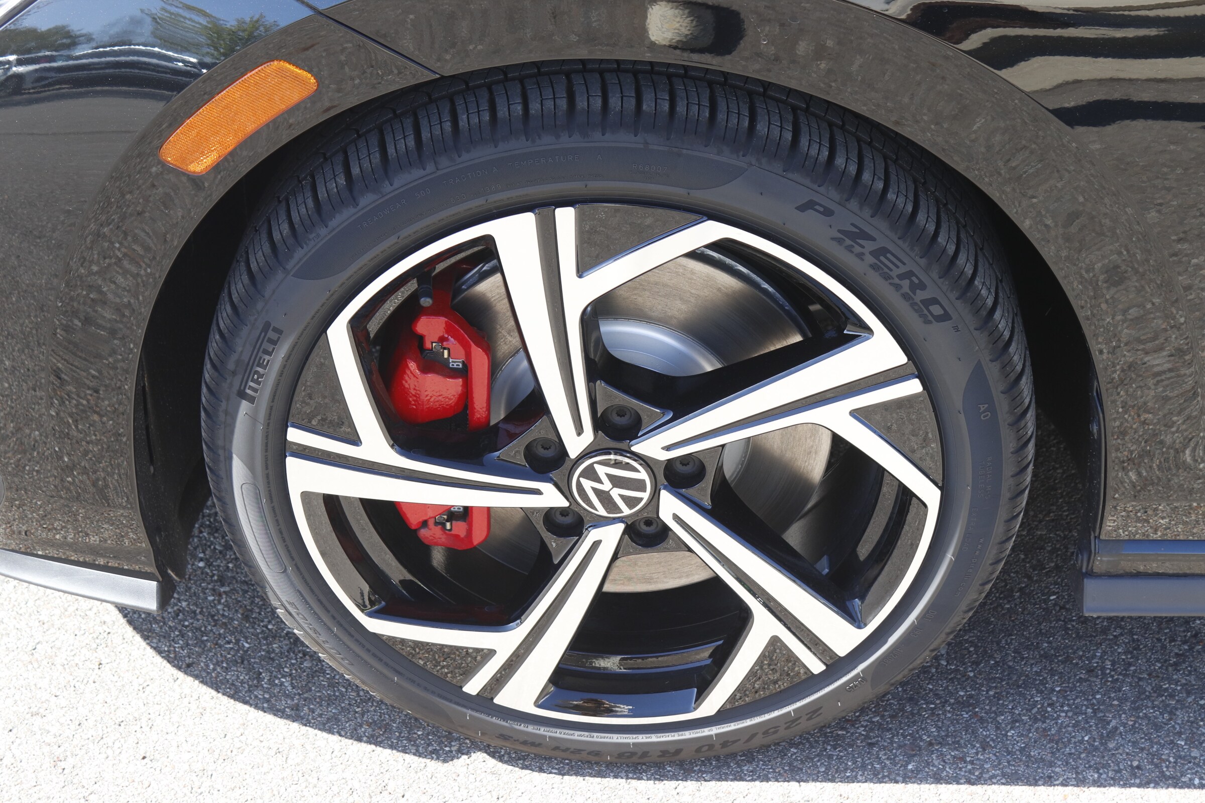 2025 Volkswagen Golf GTI SE photo 10